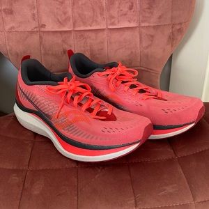 SAUCONY Endorphin Speed 2
